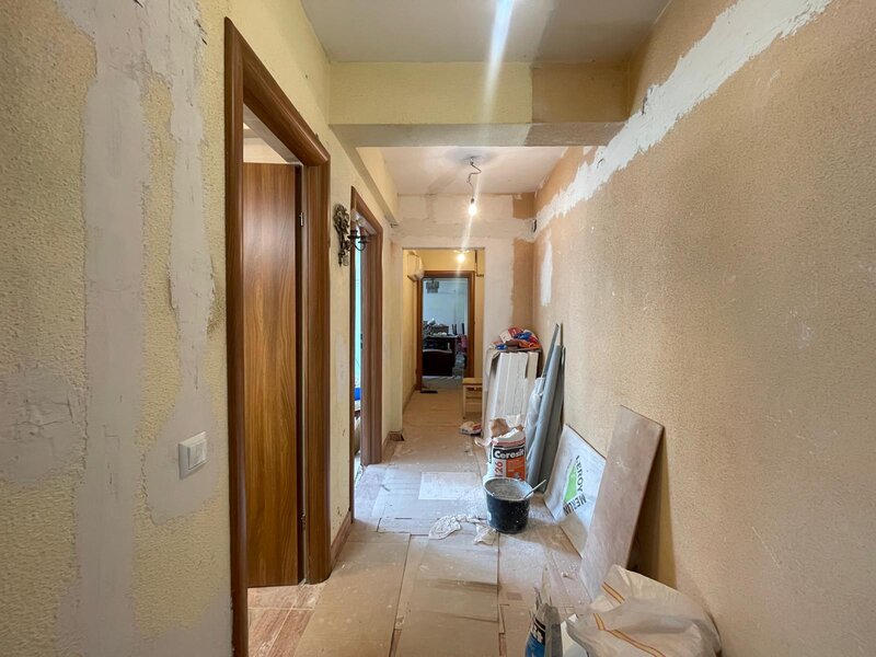 Ion Mihalache apartament 3 camere  etaj 2  decomandat   91 mp