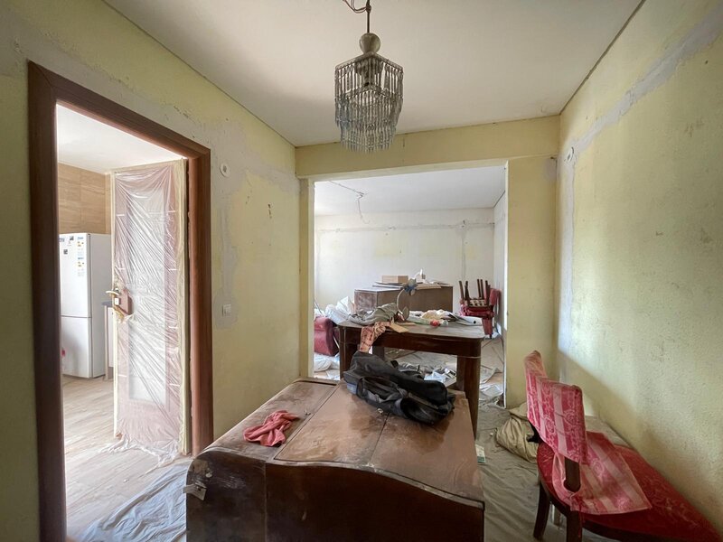 Ion Mihalache apartament 3 camere  etaj 2  decomandat   91 mp